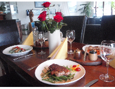 Restaurace Loděnice Lipno s.r.o - Obsluha hostů a práce v kuchyni v Restauraci na Lipně